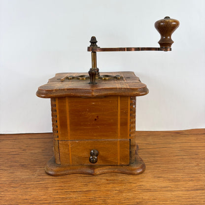 Vintage houten koffiemolen