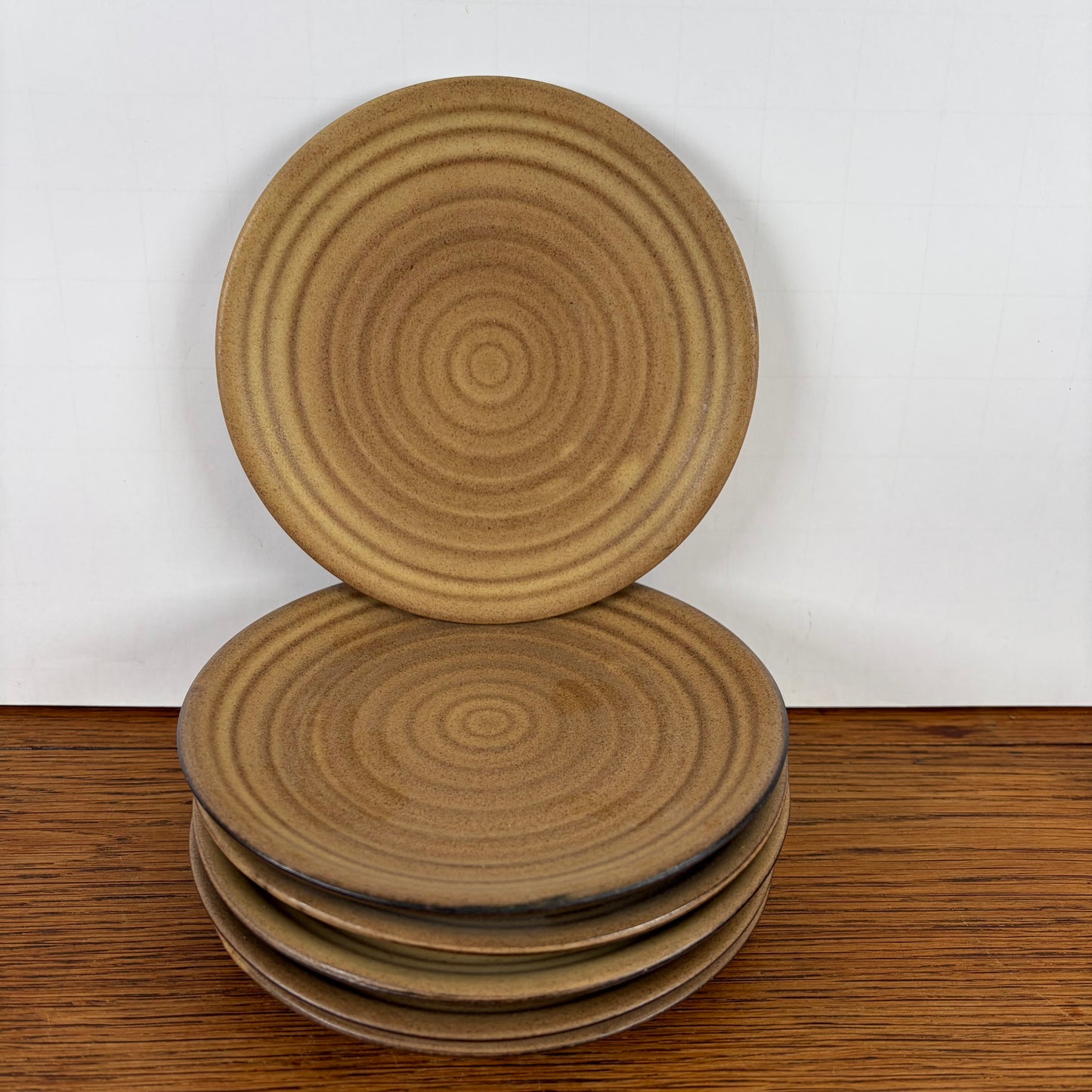 Vintage bruine gebaksbordjes