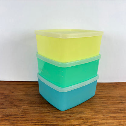 Vintage Tupperware bakjes pastel geel, groen en blauw