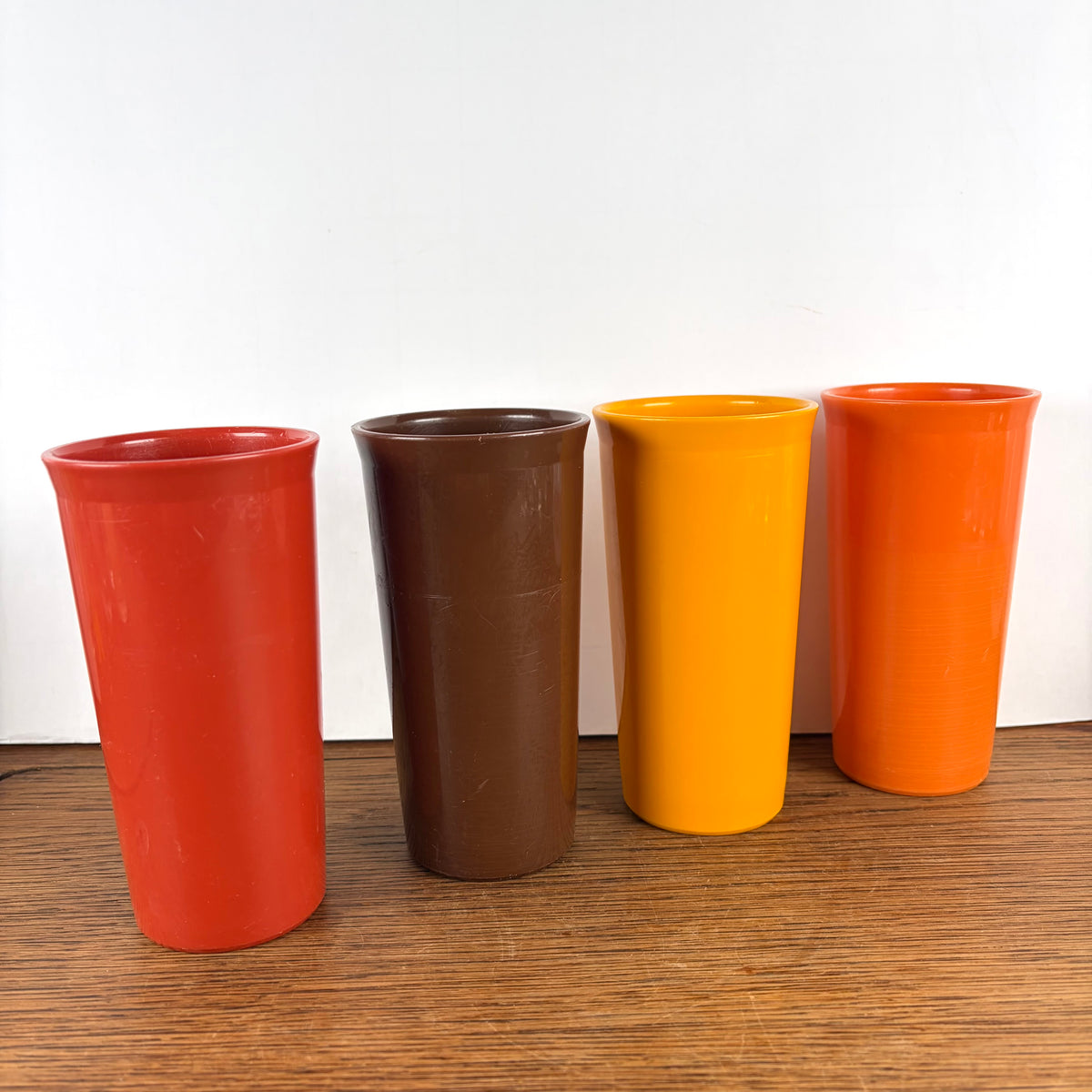 4 vintage tupperware bekers