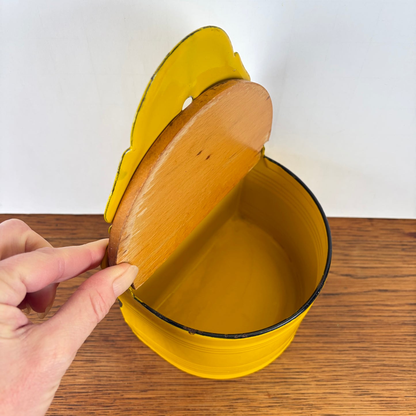 Vintage emaille zoutpot geel