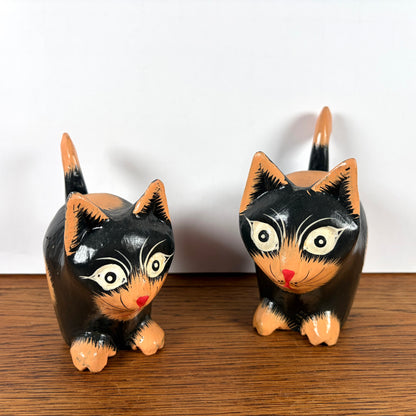 Set 2 houten katten