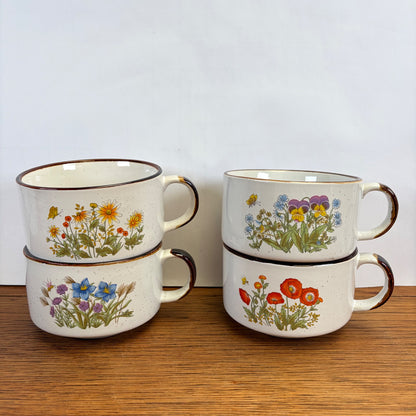 Vintage soepkommen wilde bloemen