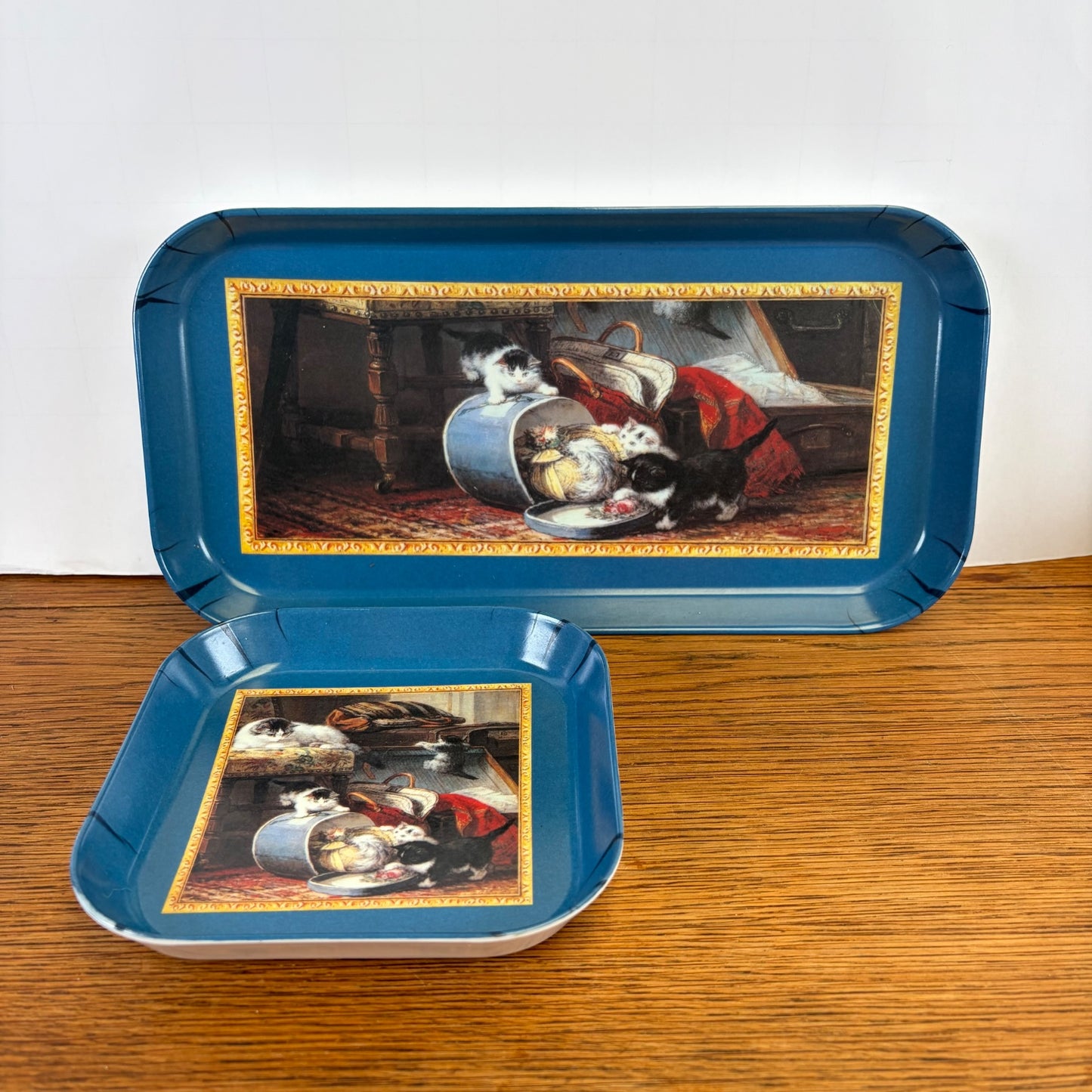 Vintage set 2 dienbladen katten