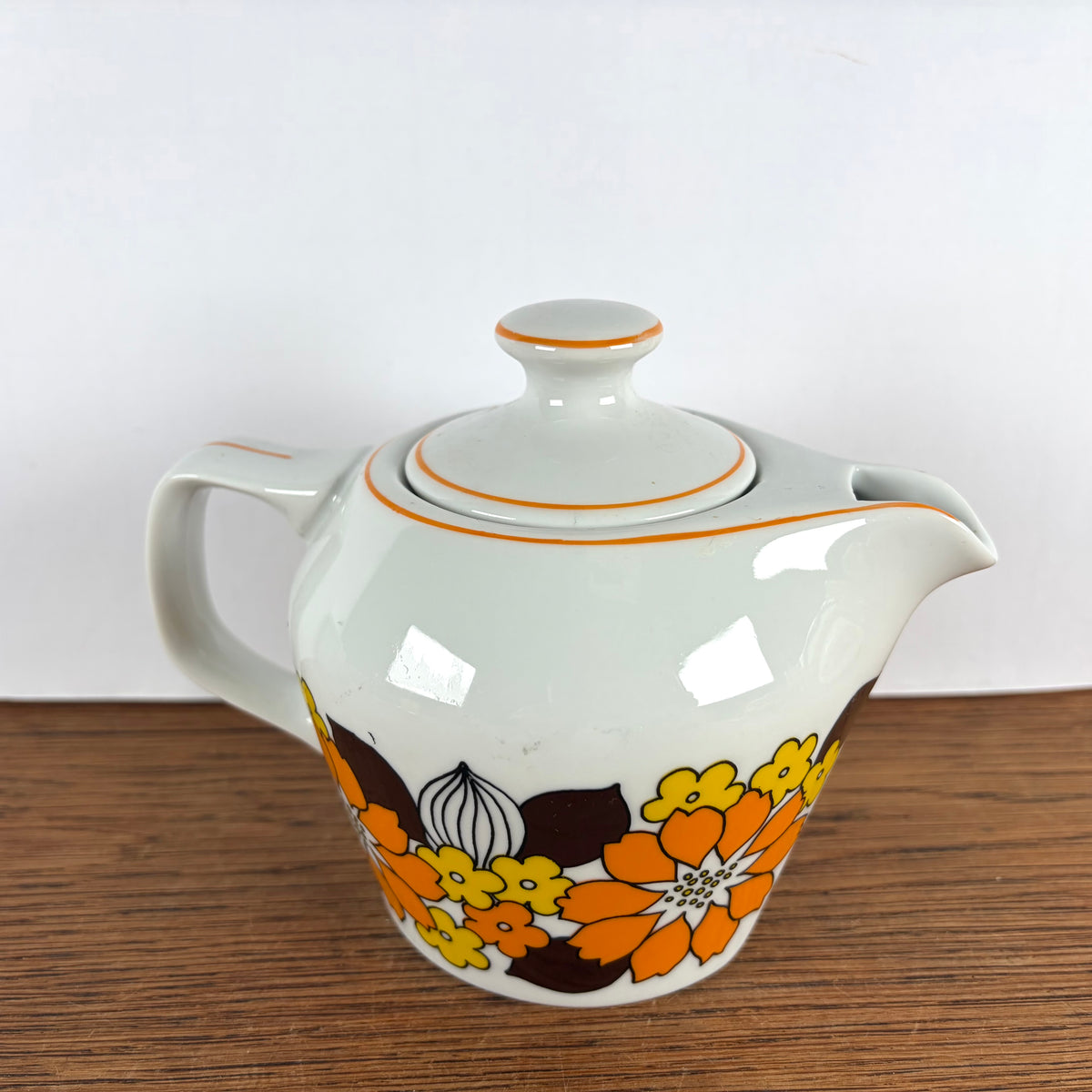 Vintage theepotje bloemen