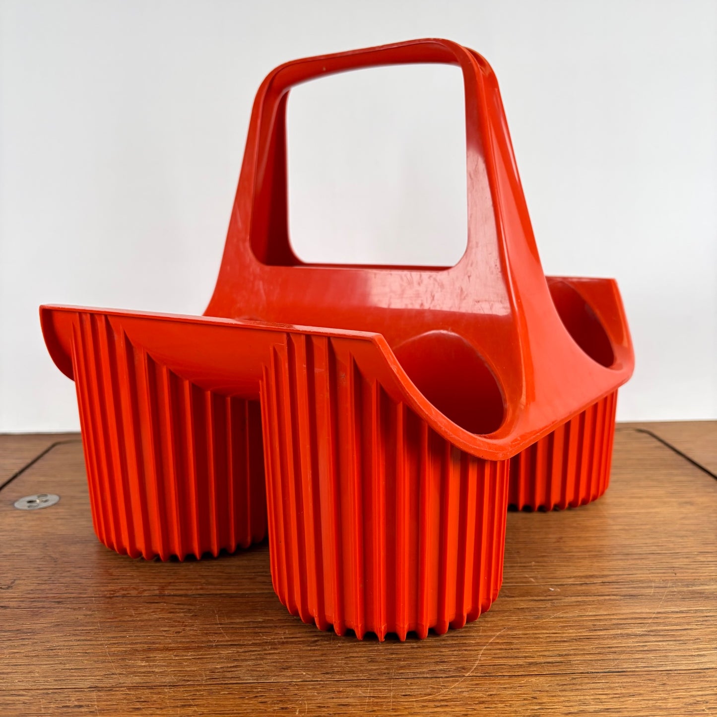 Vintage oranje flessenrek Curver