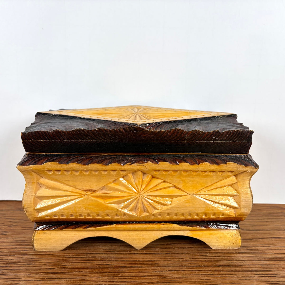 Vintage houten sieradendoos
