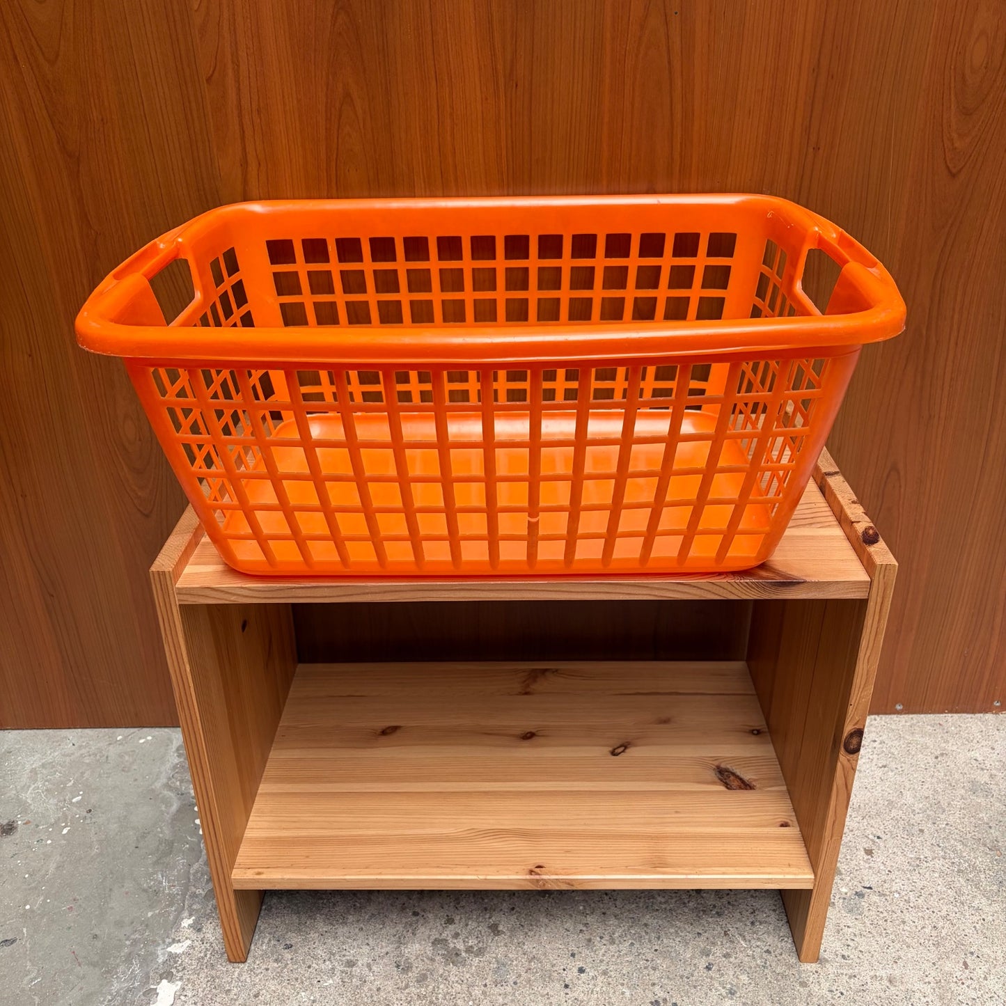 Vintage oranje plastic wasmand Curver