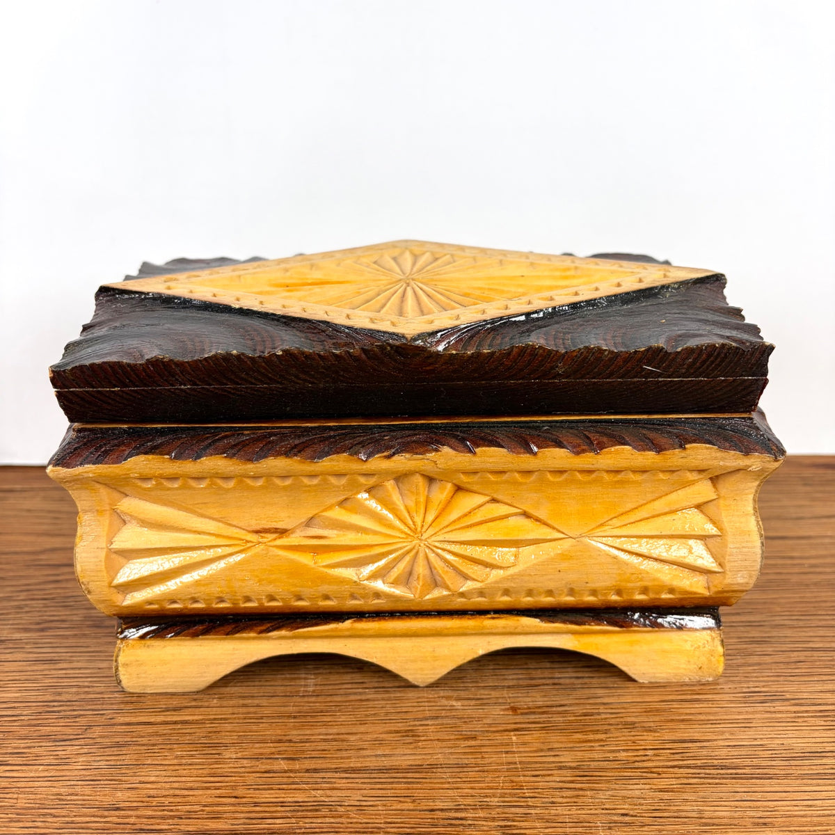 Vintage houten sieradendoos