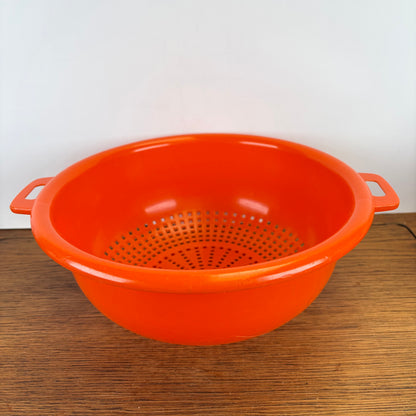 Vintage oranje vergiet
