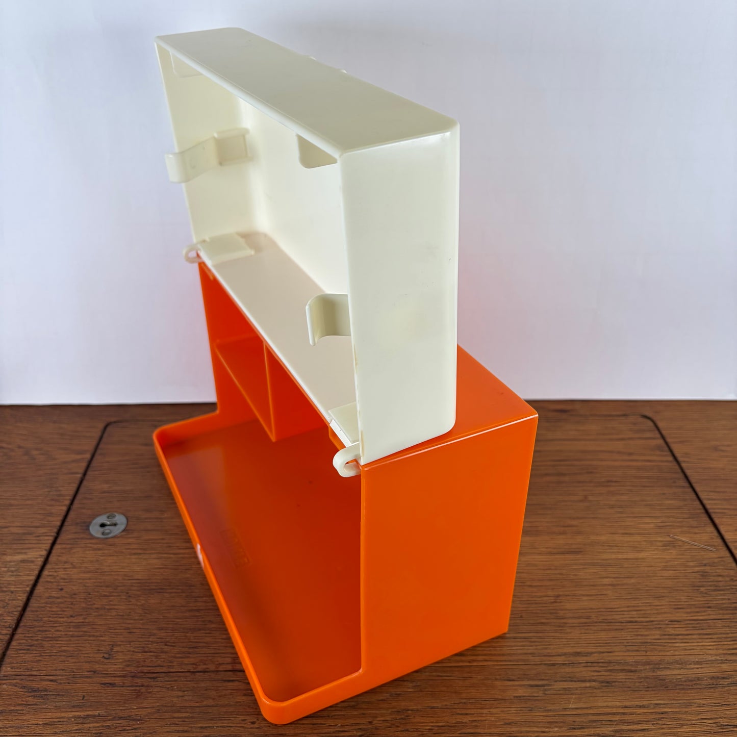 Vintage oranje cosmetica kastje