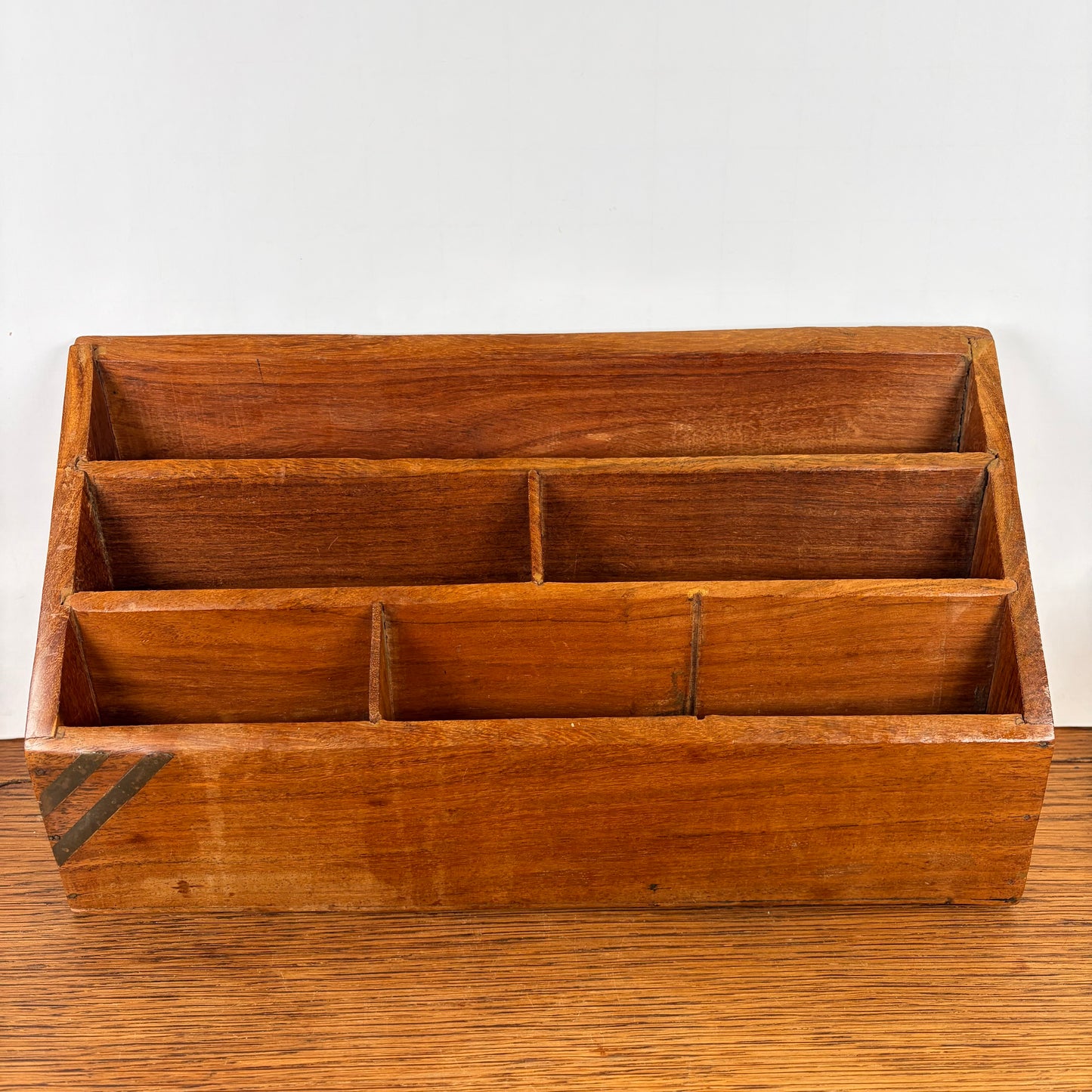 Vintage houten brievenstandaard