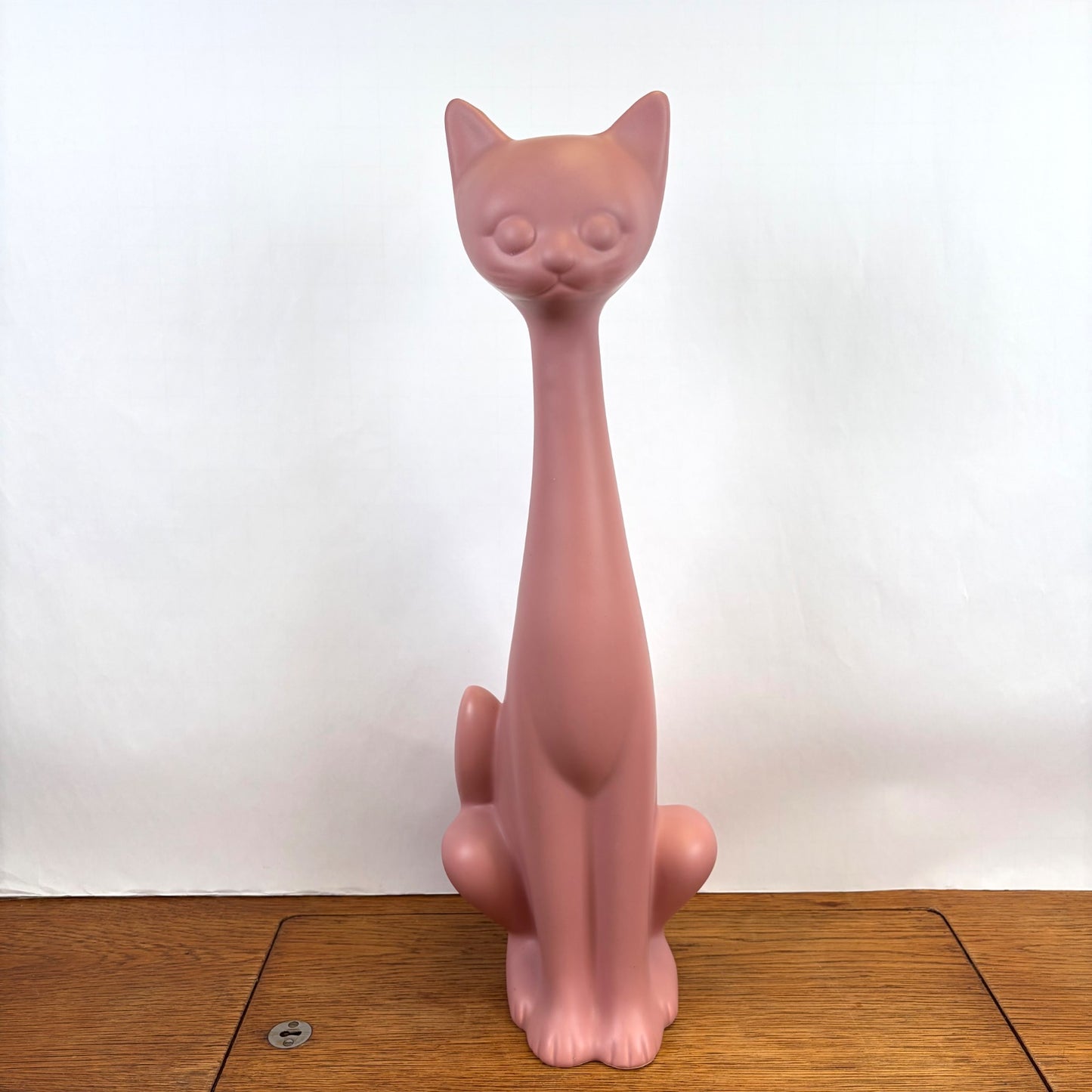 Vintage grote roze keramiek kat staand