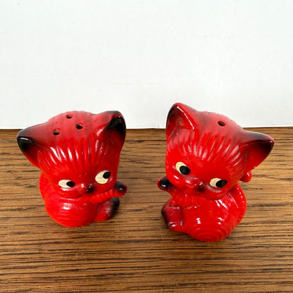 Vintage peper- en zout stel rode katjes