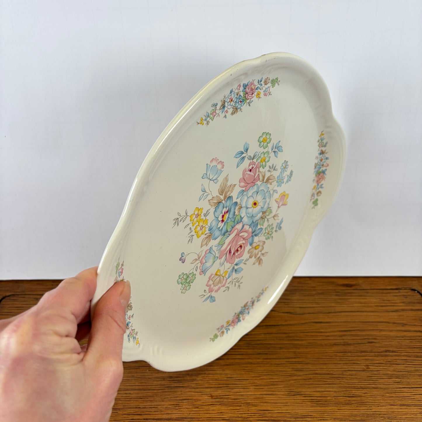 Serveer bord bloemen