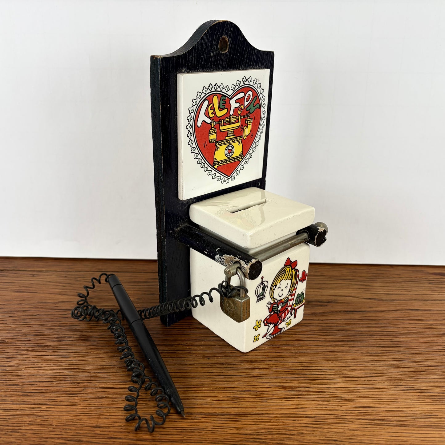 Vintage spaarpot voor telefoon