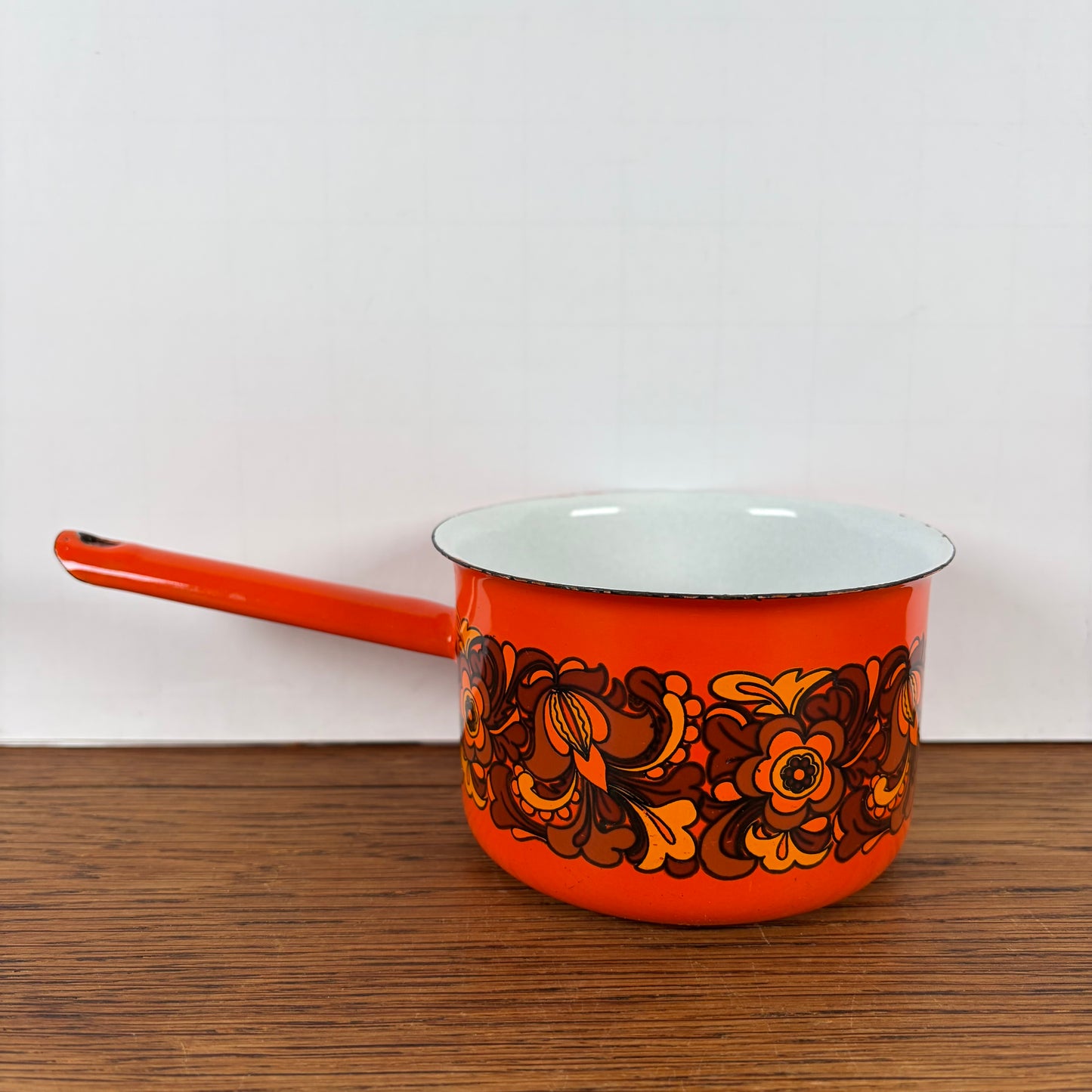 Vintage emaille kannetje oranje