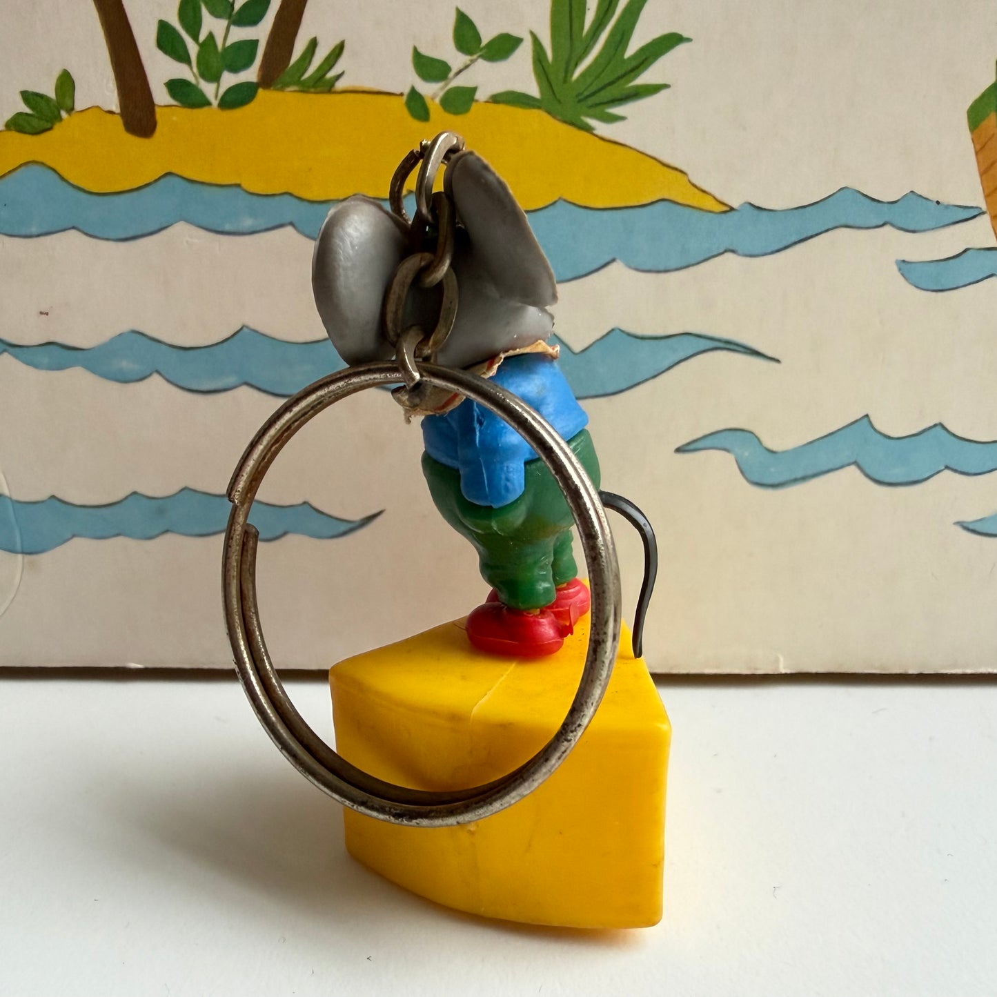 Vintage sleutelhanger muis op kaas
