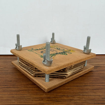 Kleine vintage bloemenpers