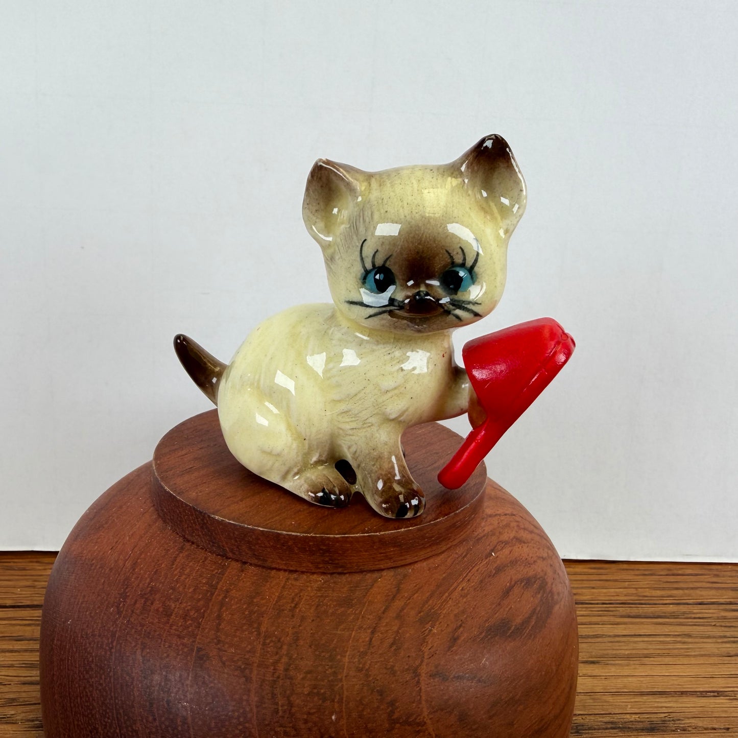 Vintage vaga katje met pantoffel