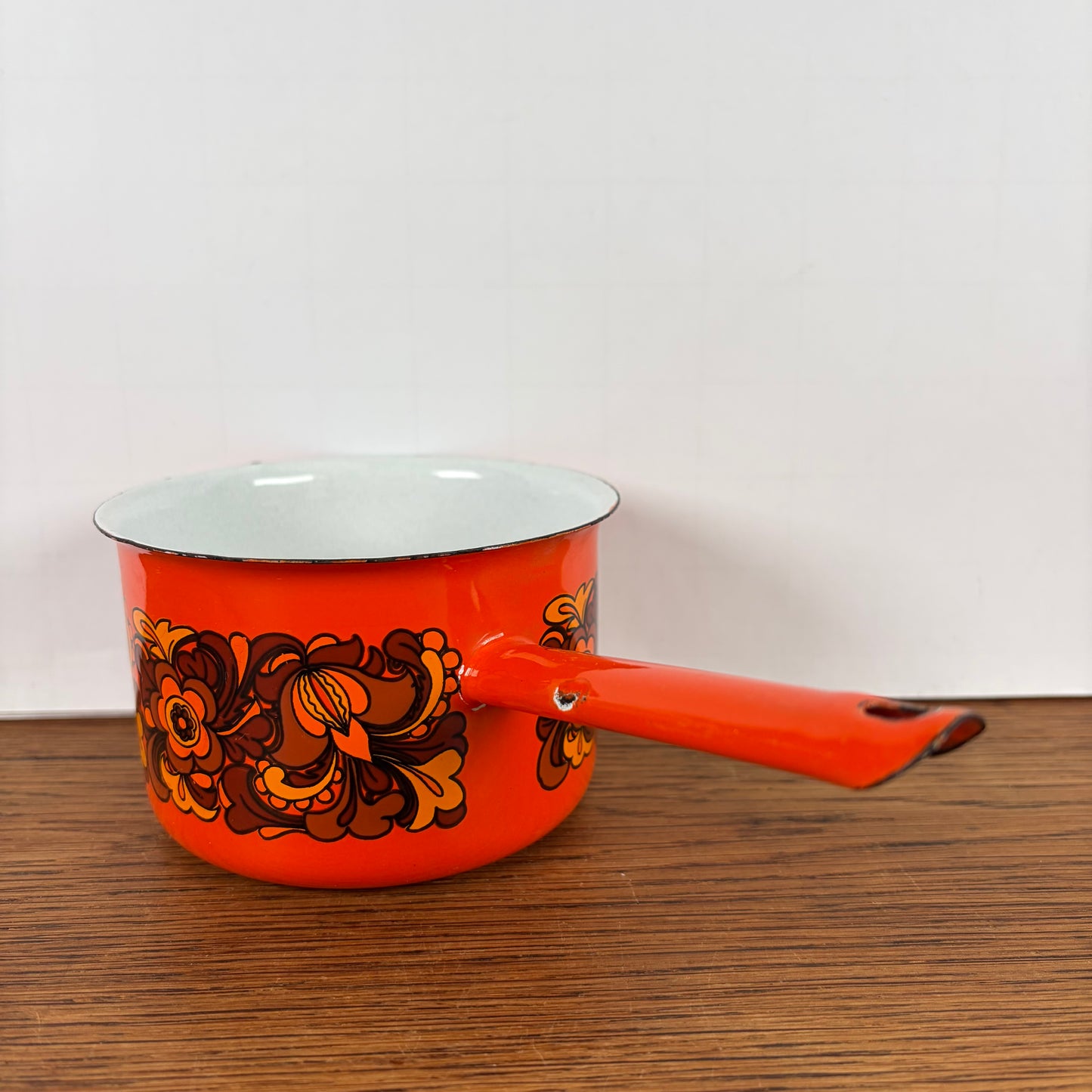Vintage emaille kannetje oranje