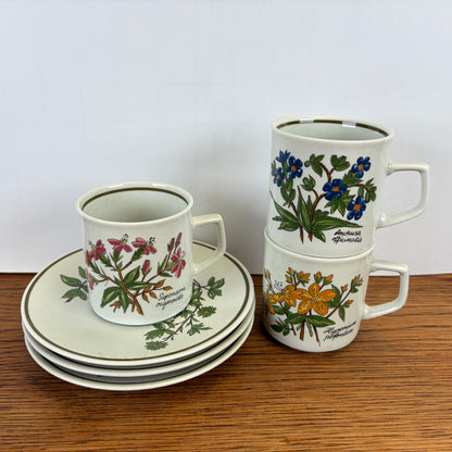 Wilde bloemen kop en schotels Douwe Egberts