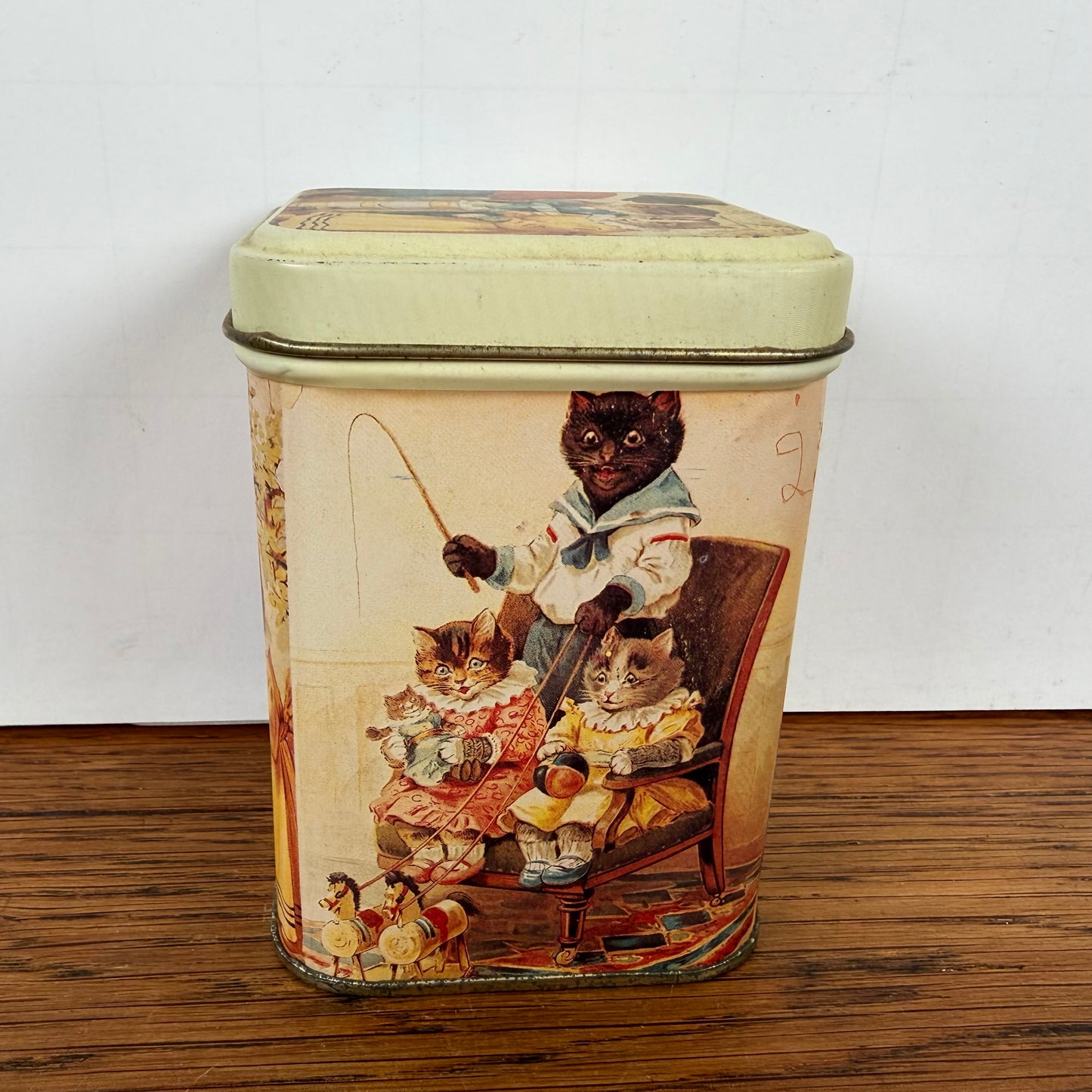 Vintage blikje katten