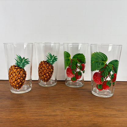 Vintage glazen met fruitmotief