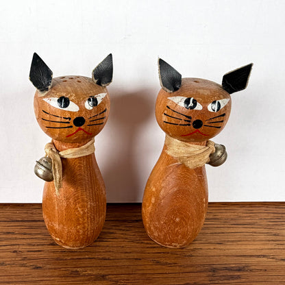 Vintage houten peper-en zoutstel katten