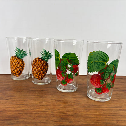 Vintage glazen met fruitmotief