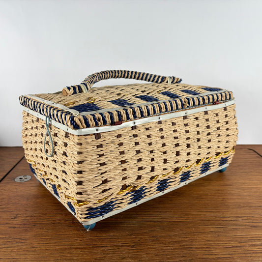 Vintage naaimand op pootjes