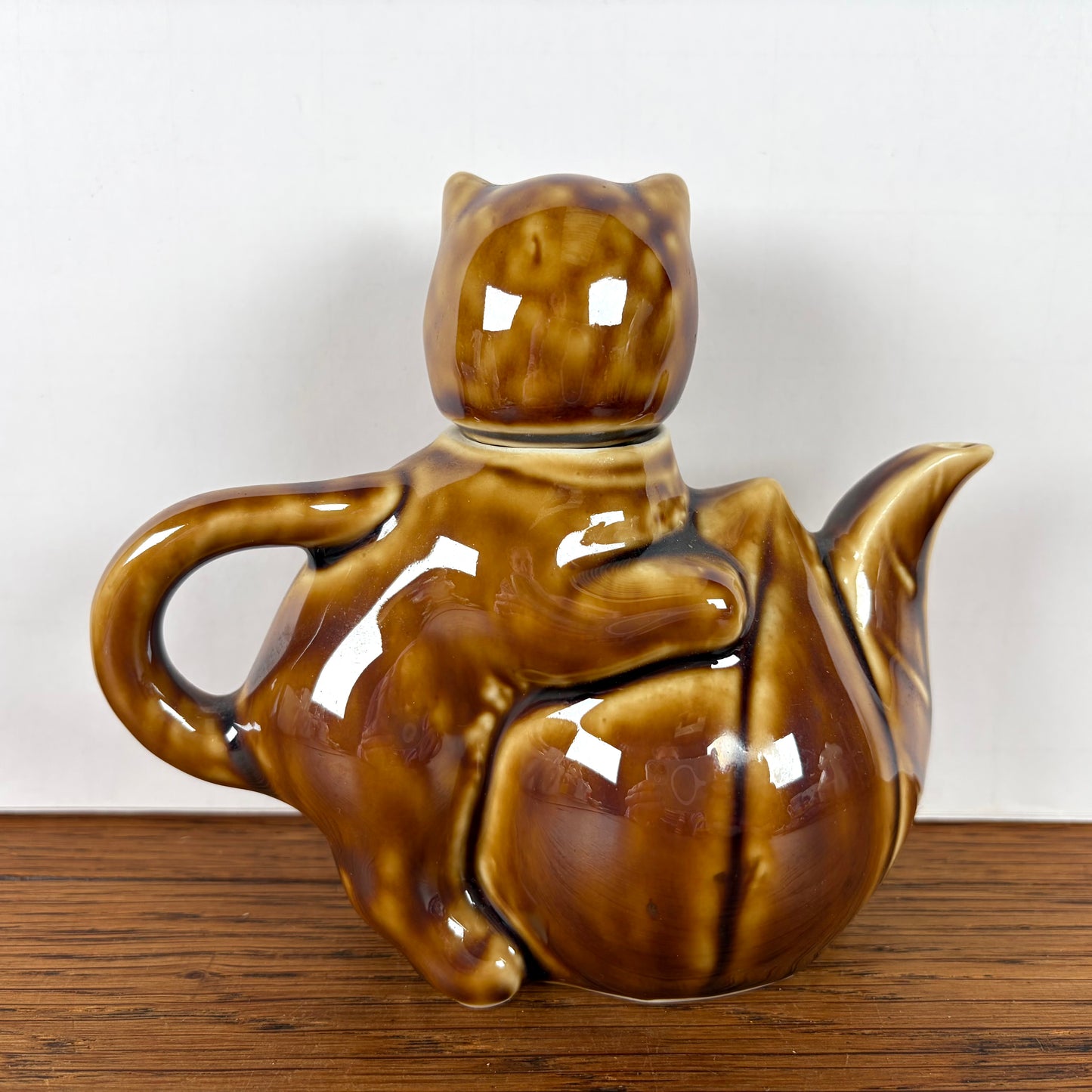 Vintage theepotje kat