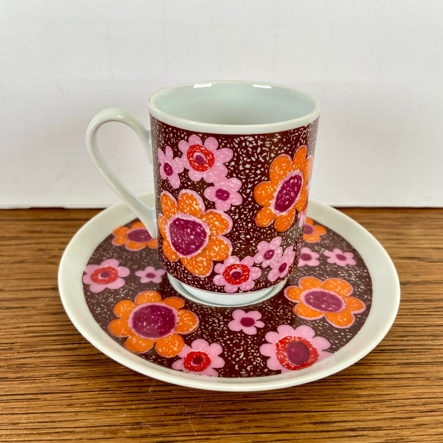 Vintage kop en schotel oranje bruin roze
