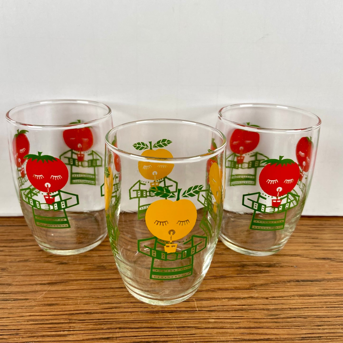 3 vintage glaasjes rood geel