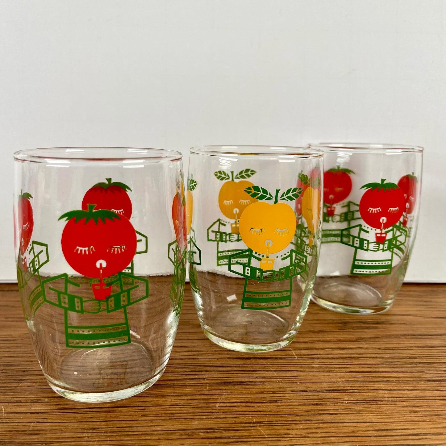 3 vintage glaasjes rood geel