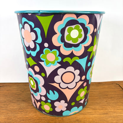 Vintage prullenbak bloemen