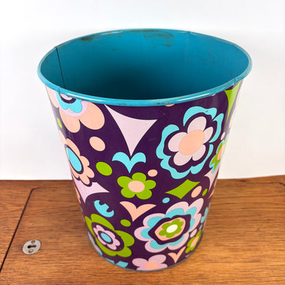 Vintage prullenbak bloemen