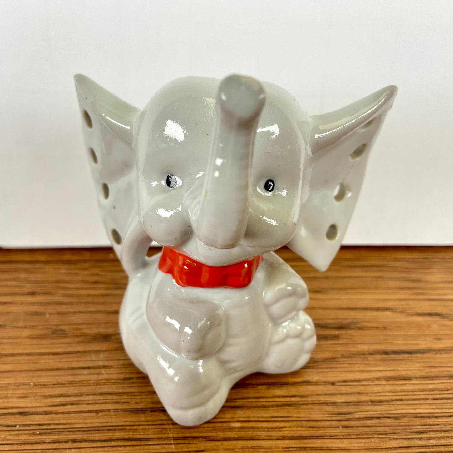 Vintage oorbellen houder olifant