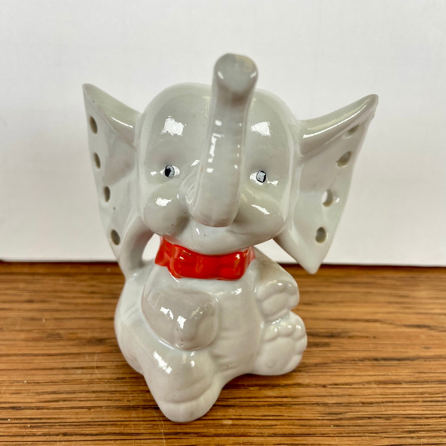 Vintage oorbellen houder olifant