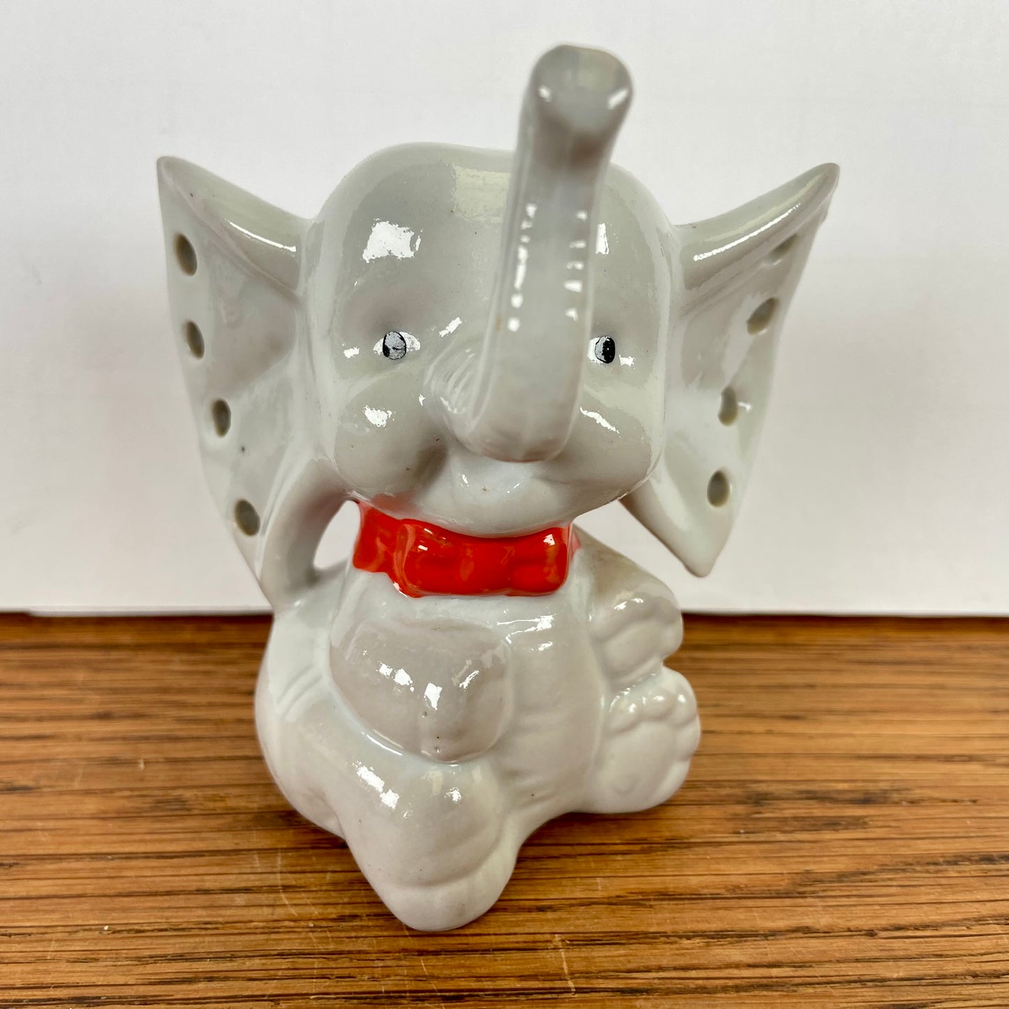 Vintage oorbellen houder olifant