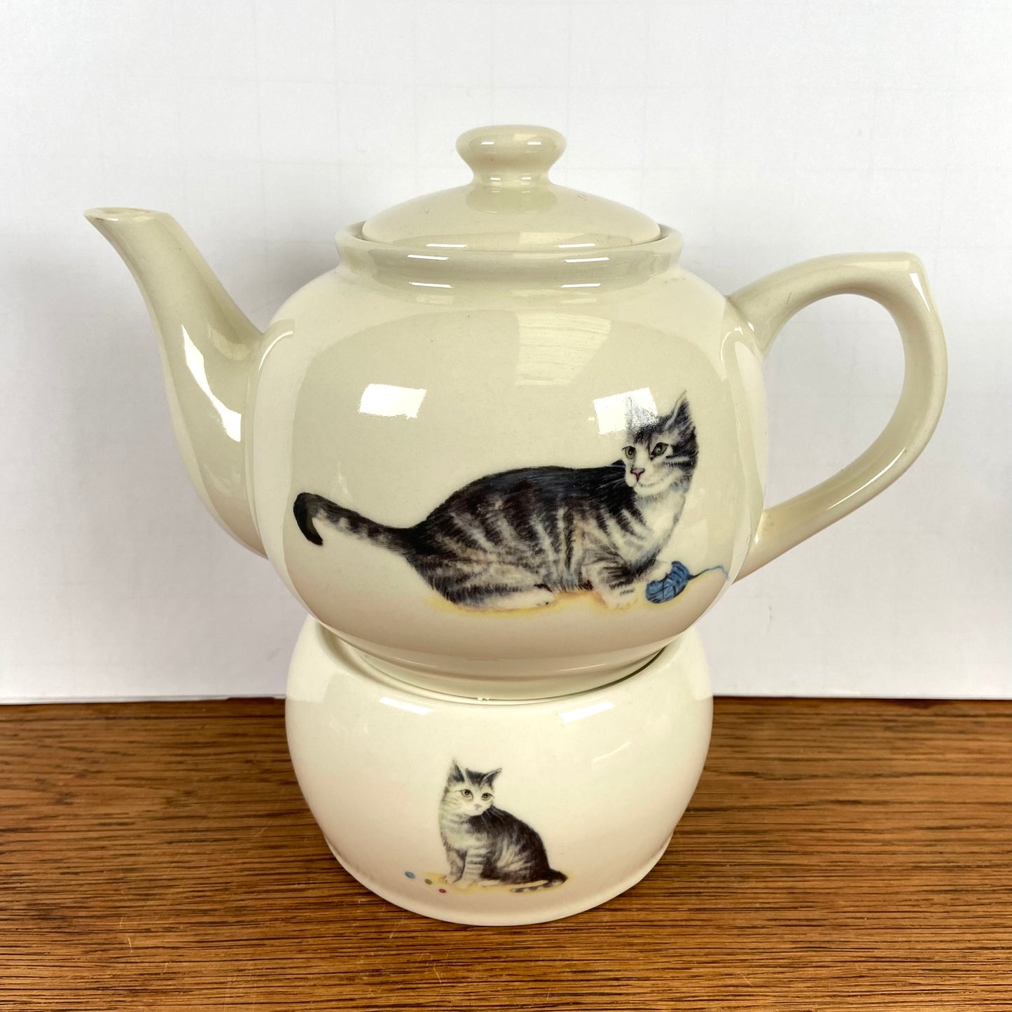 Theepot met theelicht katten
