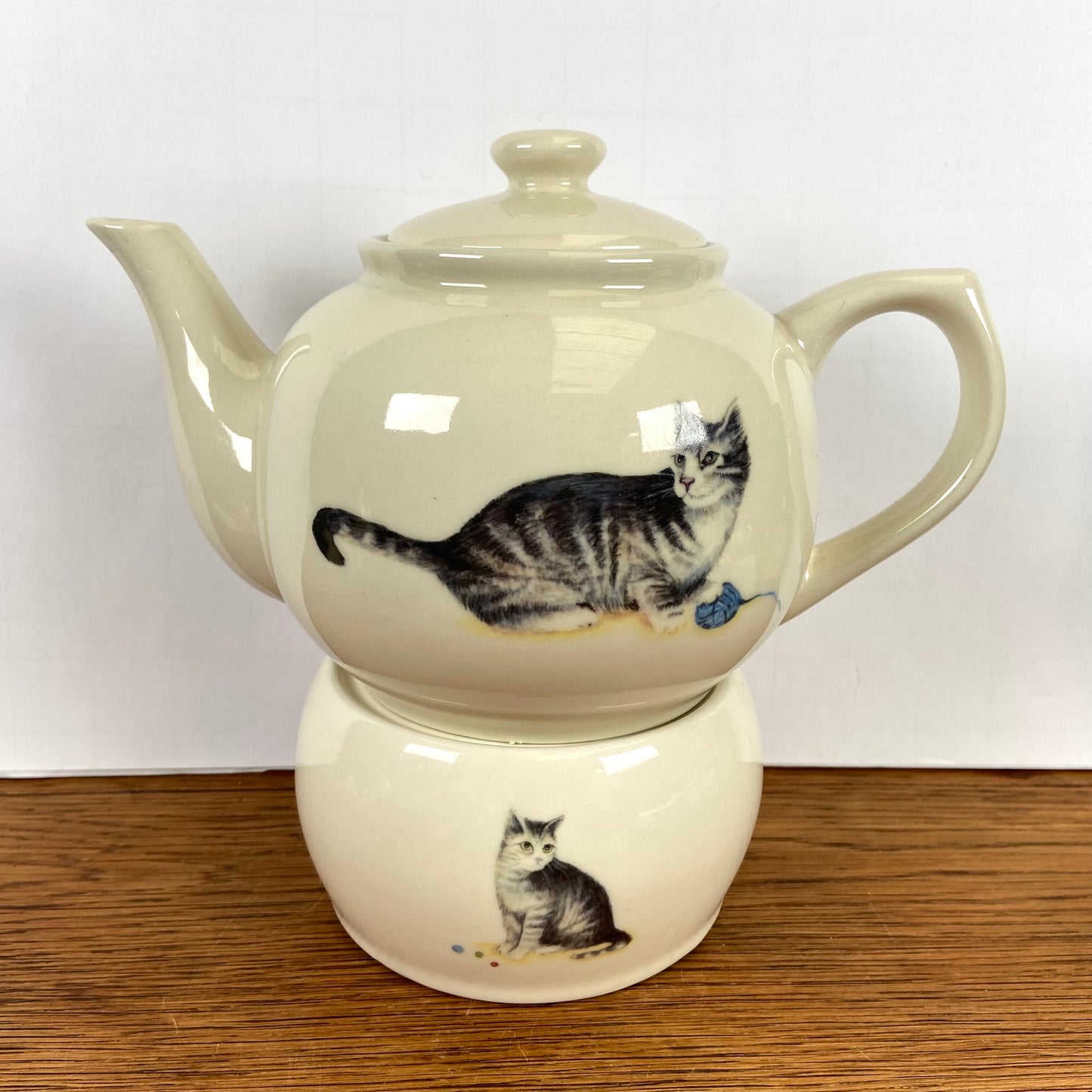 Theepot met theelicht katten