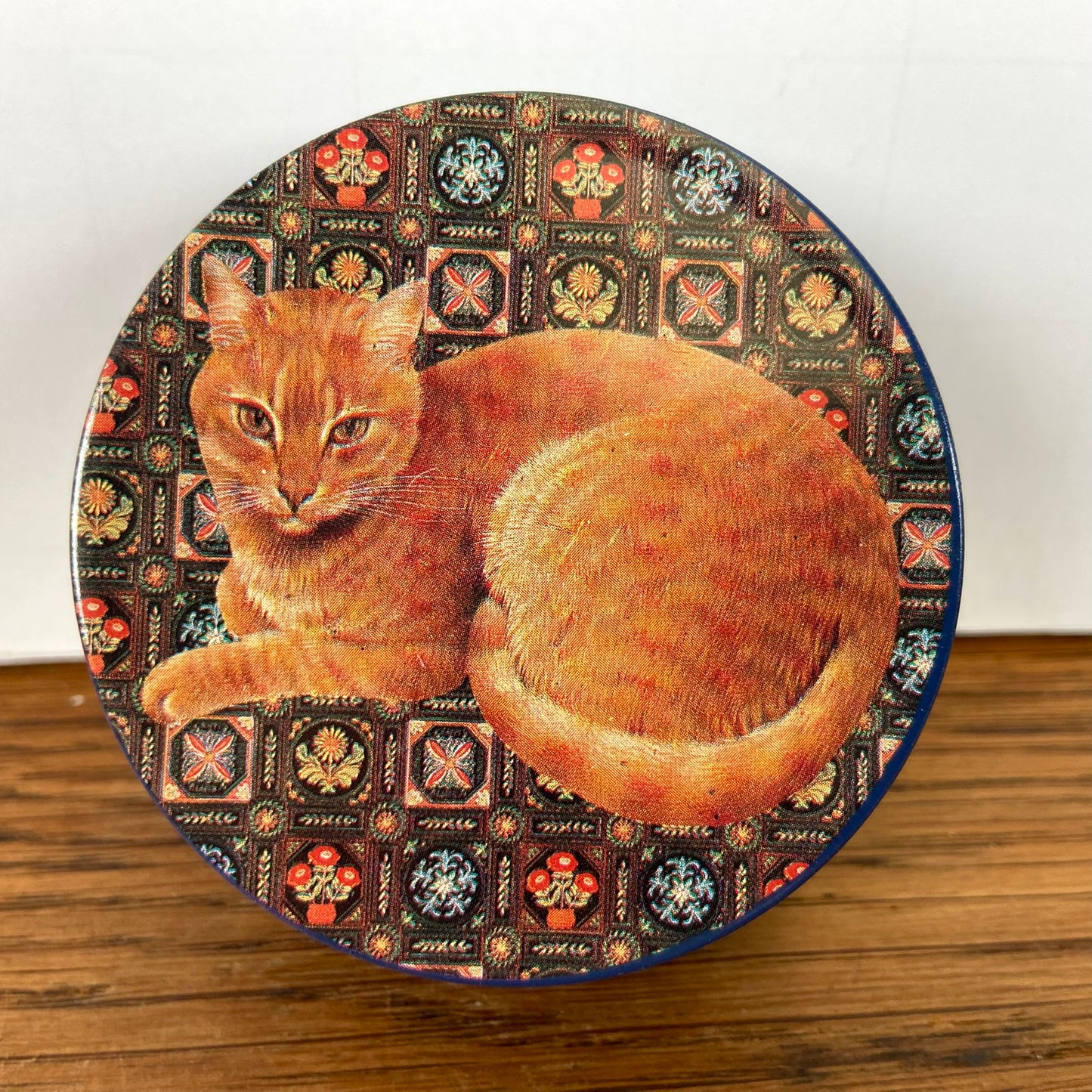 Klein blikje rode kat