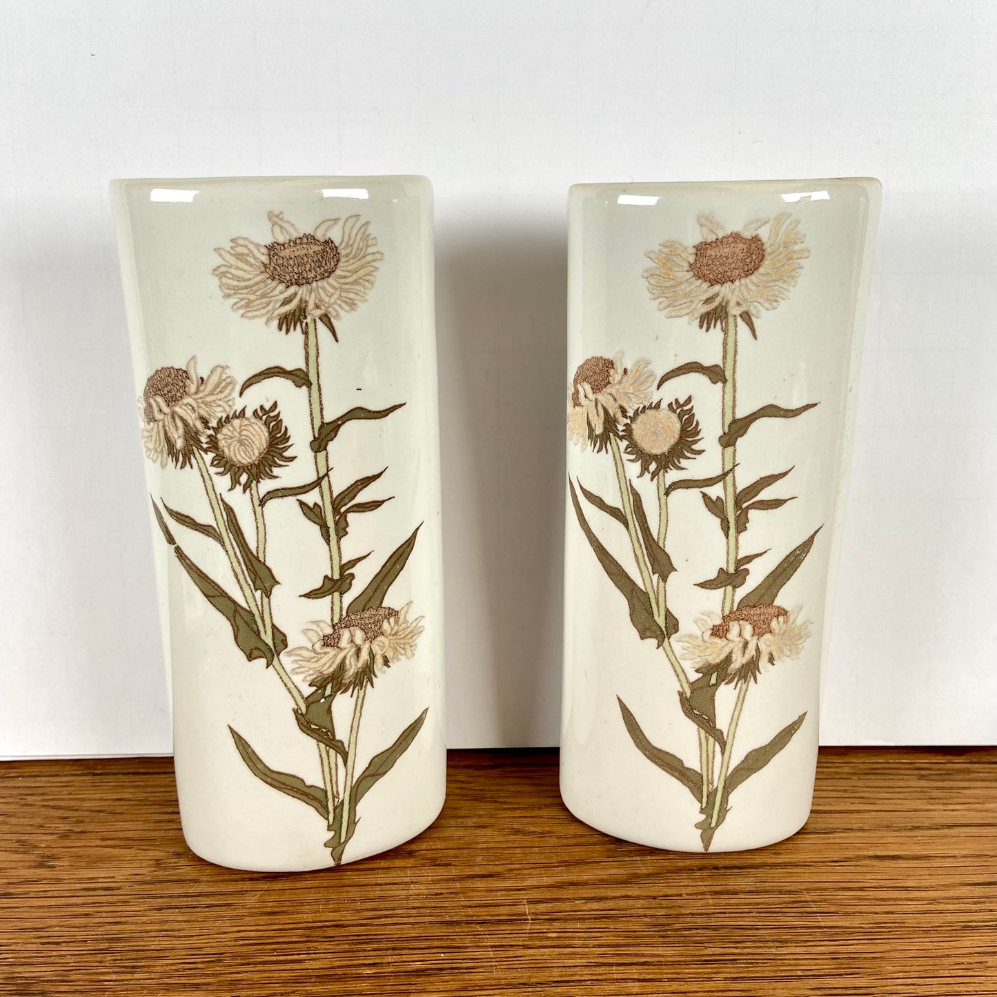 Set van 2 vintage radiator bakjes