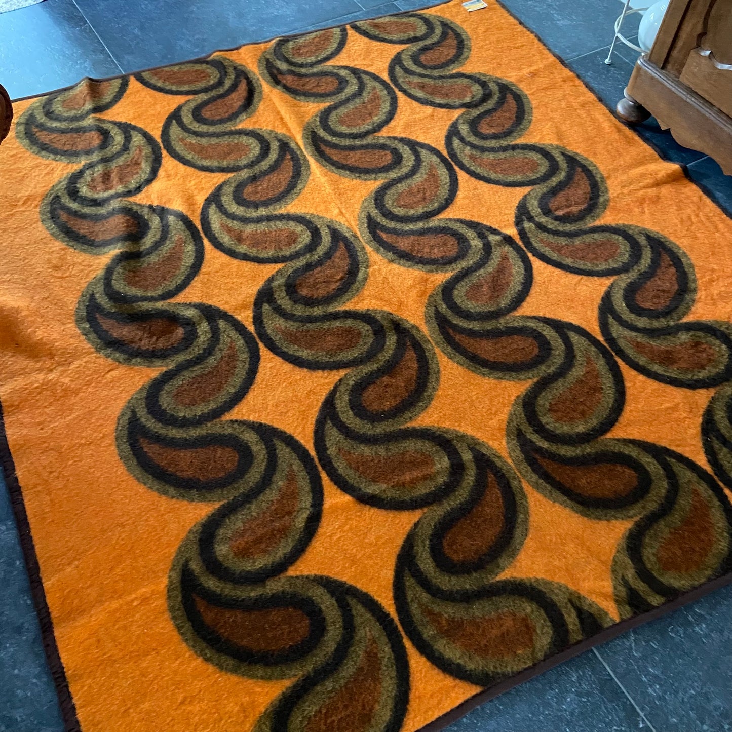 Vintage wollen deken oranje bruin