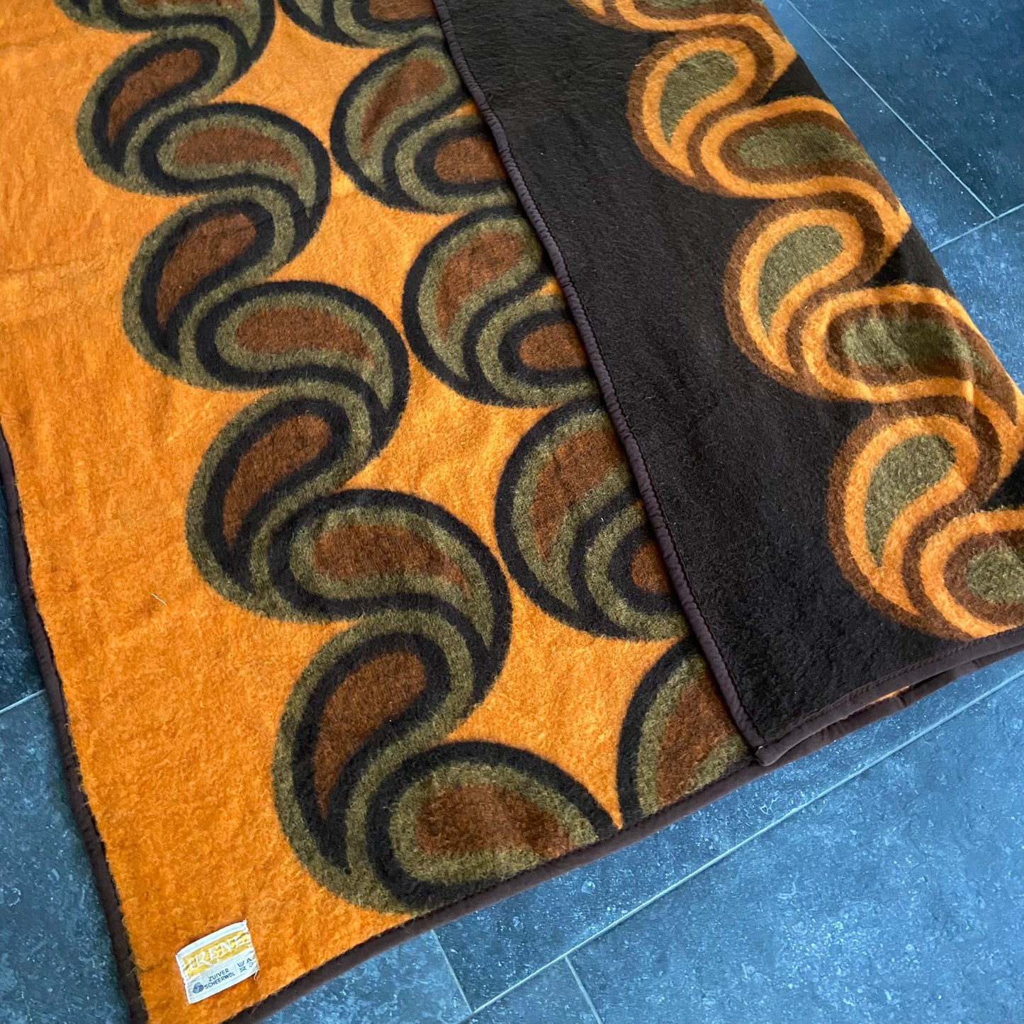 Vintage wollen deken oranje bruin