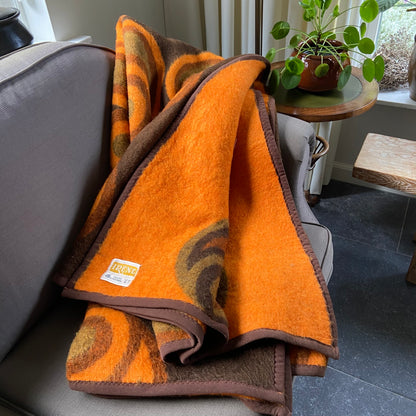 Vintage wollen deken oranje bruin