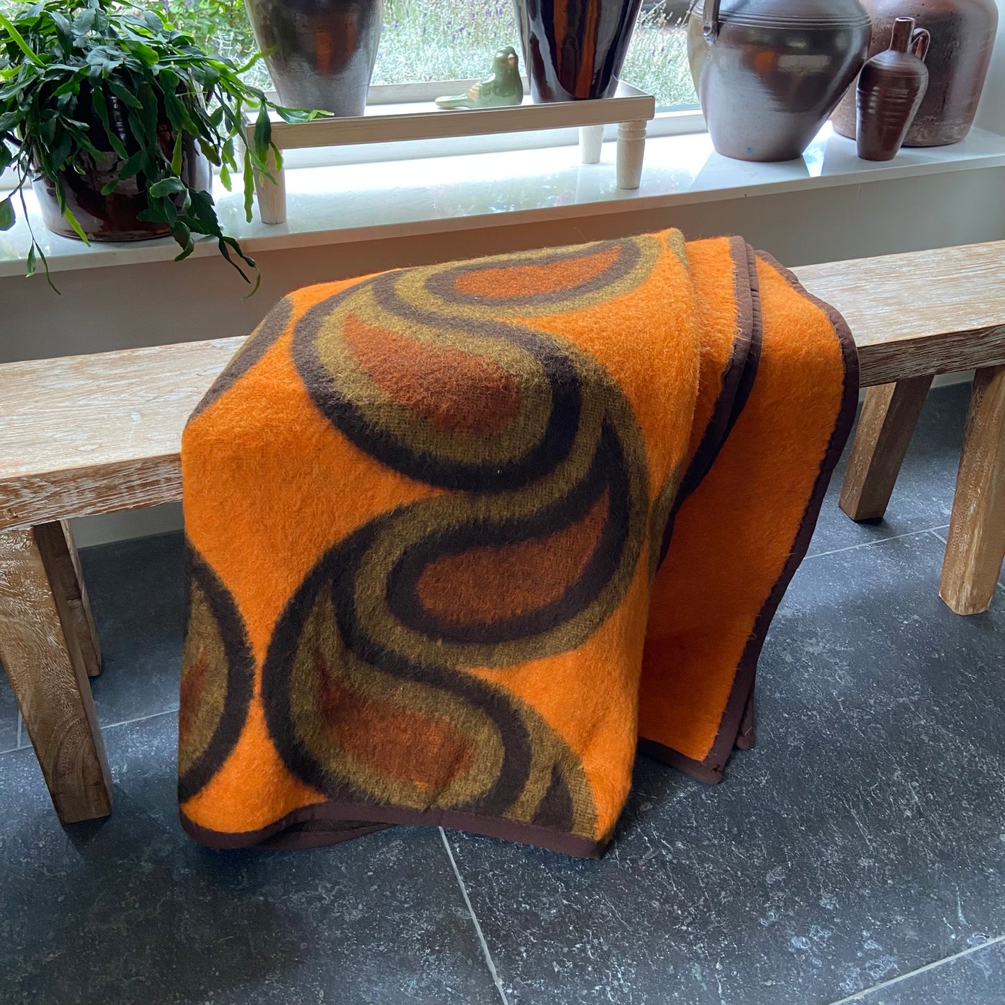 Vintage wollen deken oranje bruin