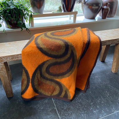 Vintage wollen deken oranje bruin