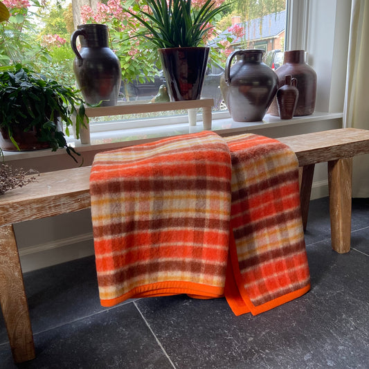 Vintage wollen deken oranje ruit